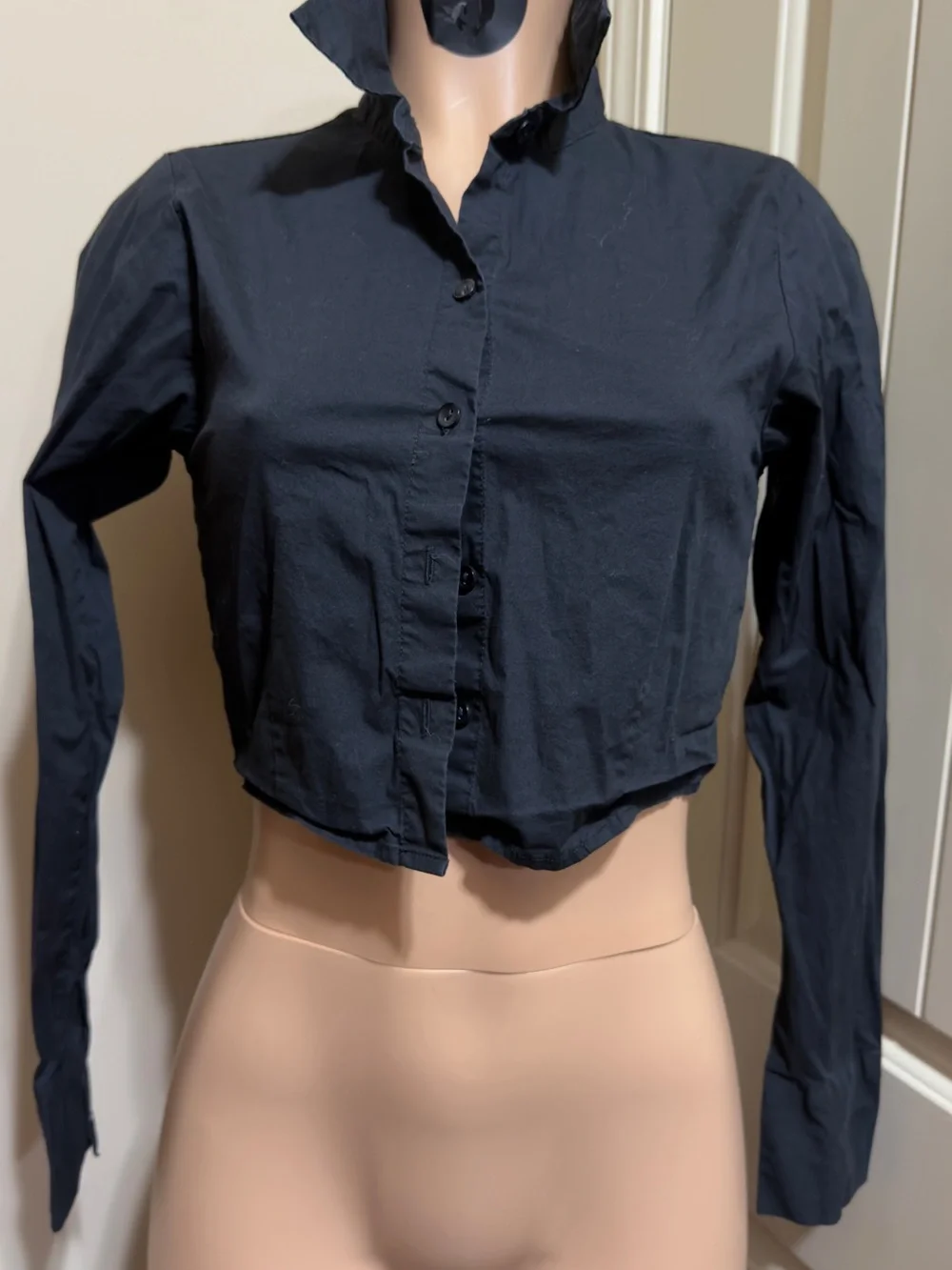 Abercrombie & Fitch Black Cropped Button-Down Shirt